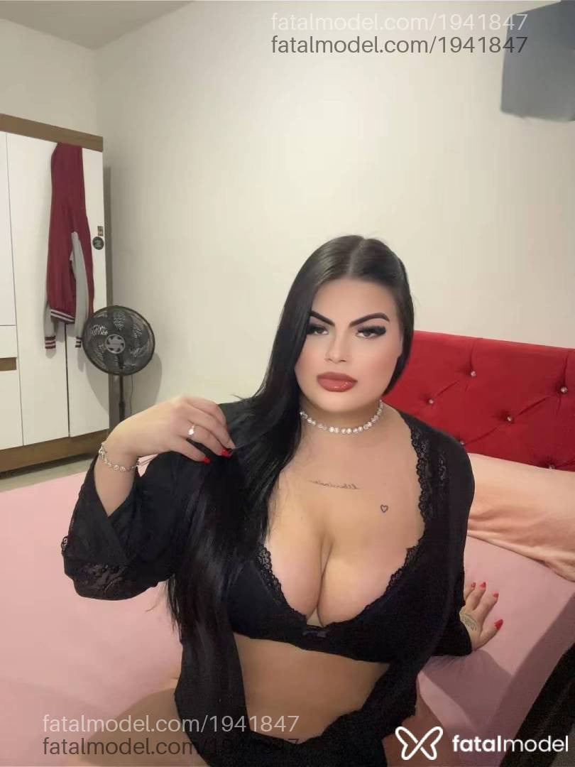 Acompanhante mulher com cabelo castanho de olhos castanhos - Pantera
