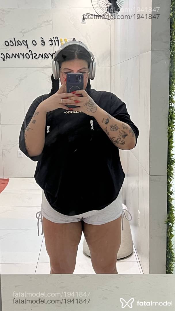Acompanhante mulher com cabelo castanho de olhos castanhos em Blumenau - Pantera