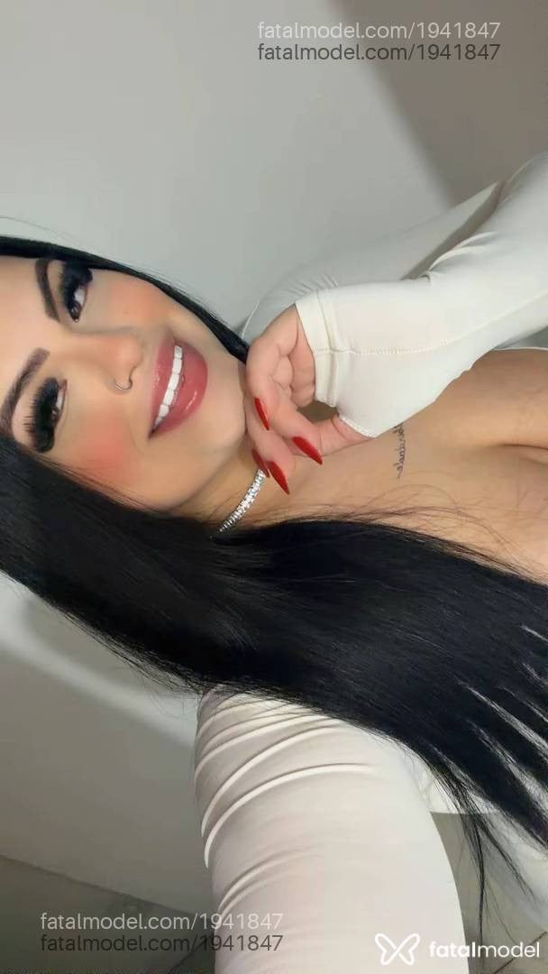 Acompanhante mulher com cabelo castanho de olhos castanhos - Pantera
