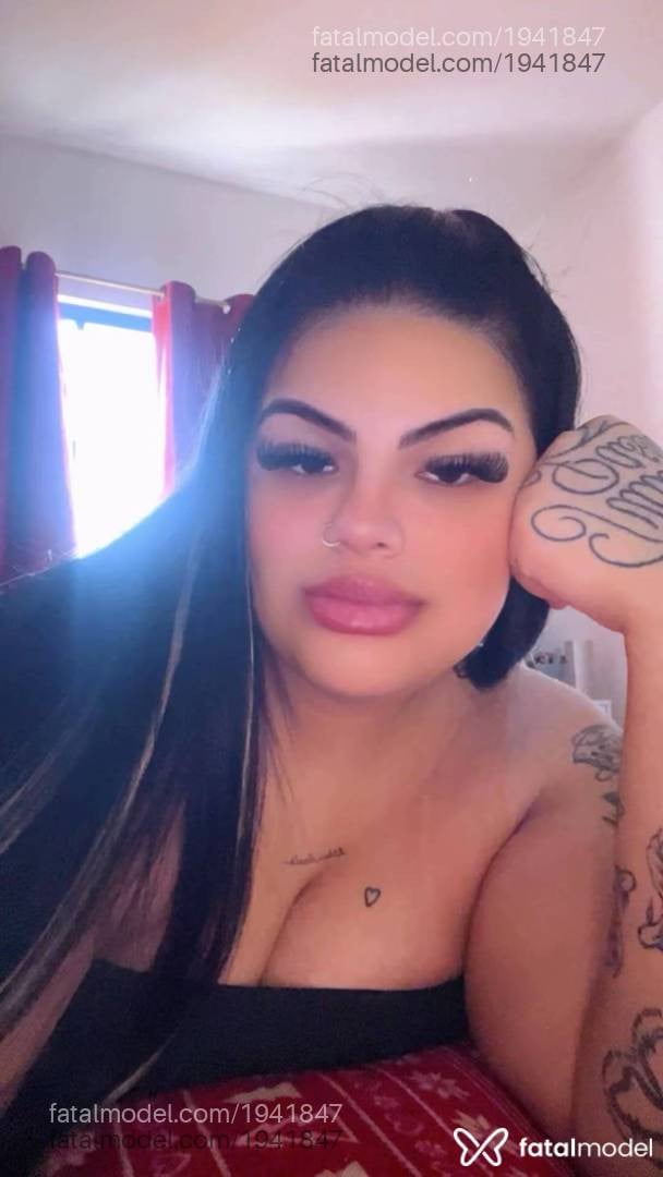 Acompanhante mulher com cabelo castanho de olhos castanhos - Pantera