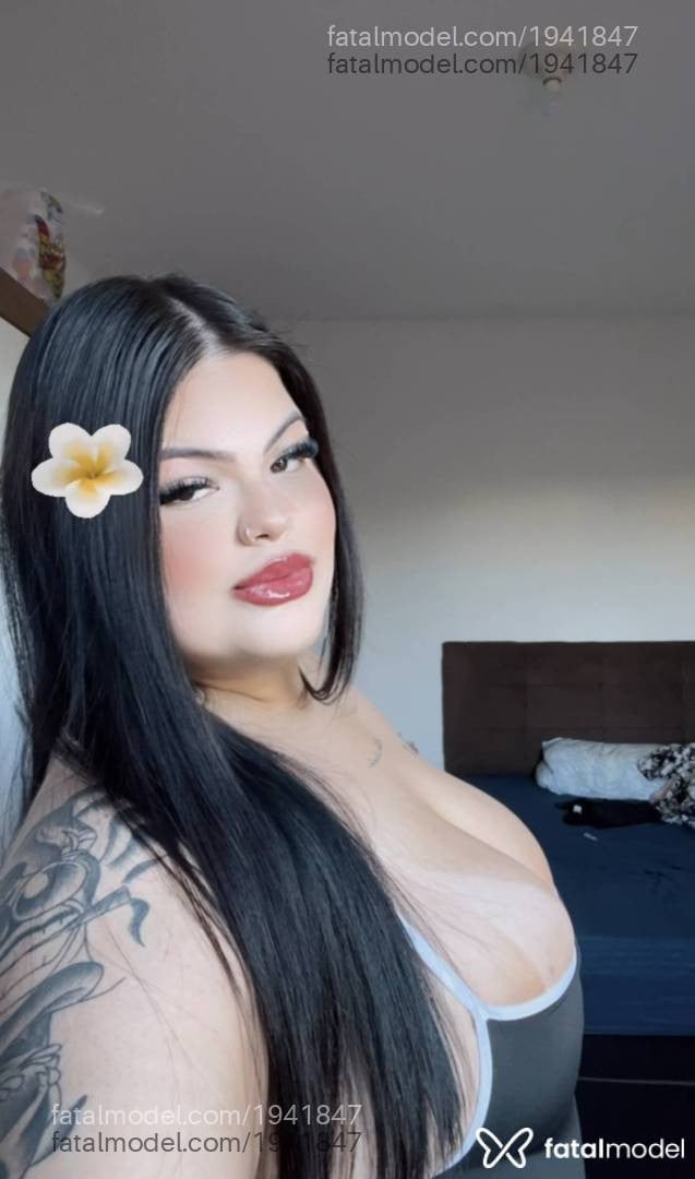 Acompanhante mulher com cabelo castanho de olhos castanhos em Blumenau - Pantera