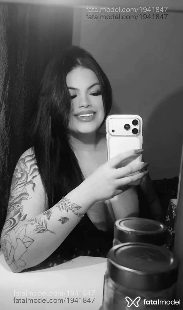 Acompanhante mulher com cabelo castanho de olhos castanhos - Pantera