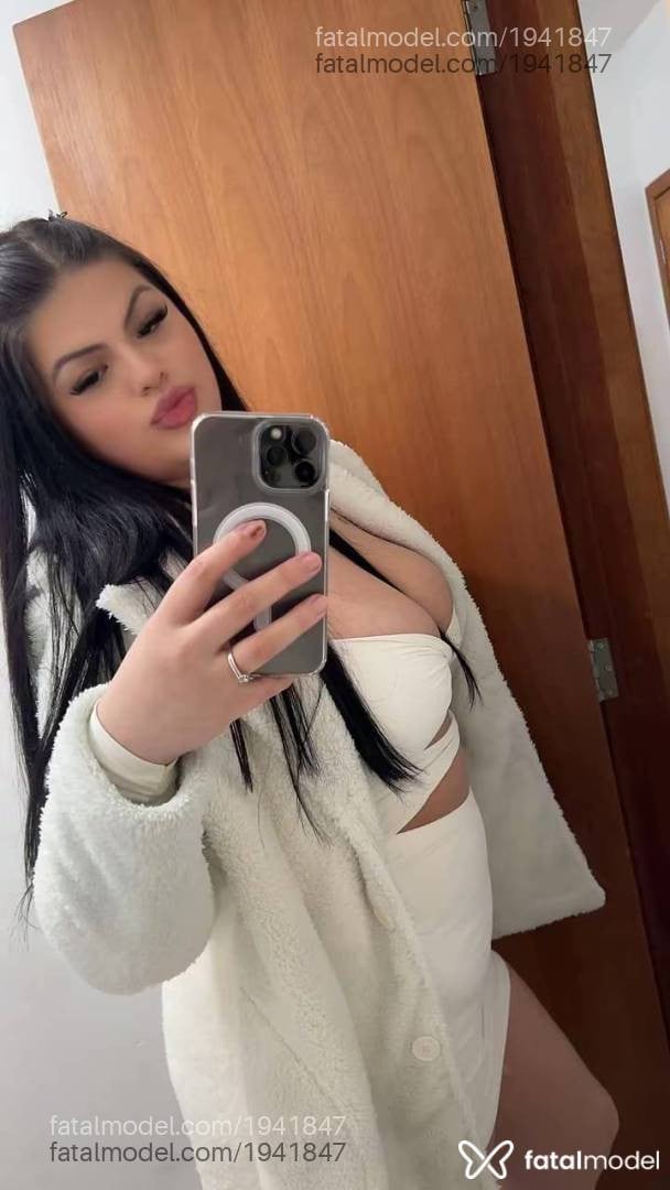 Acompanhante mulher com cabelo castanho de olhos castanhos - Pantera