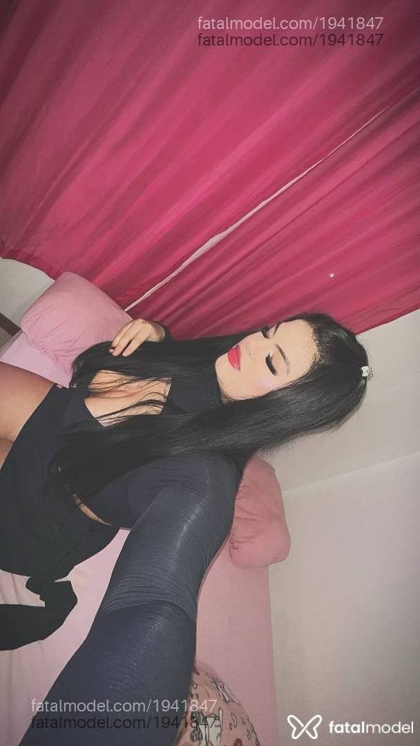 Acompanhante mulher com cabelo castanho de olhos castanhos - Pantera