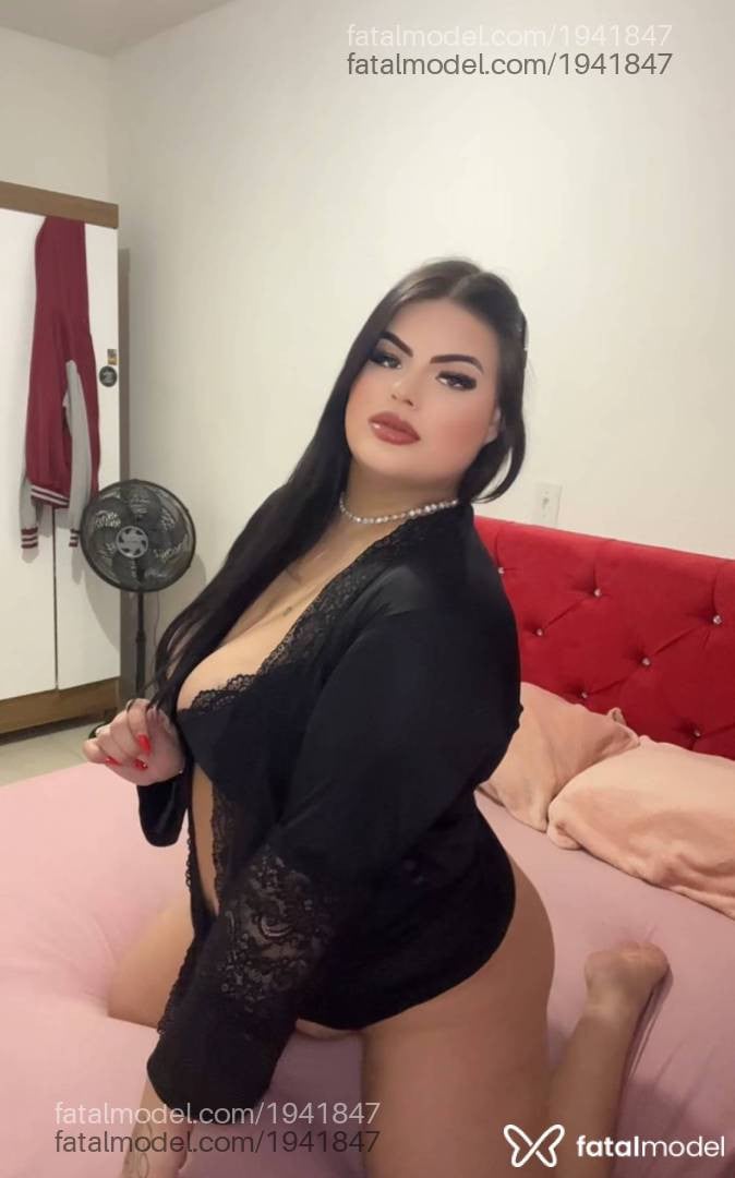 Acompanhante mulher com cabelo castanho de olhos castanhos - Pantera