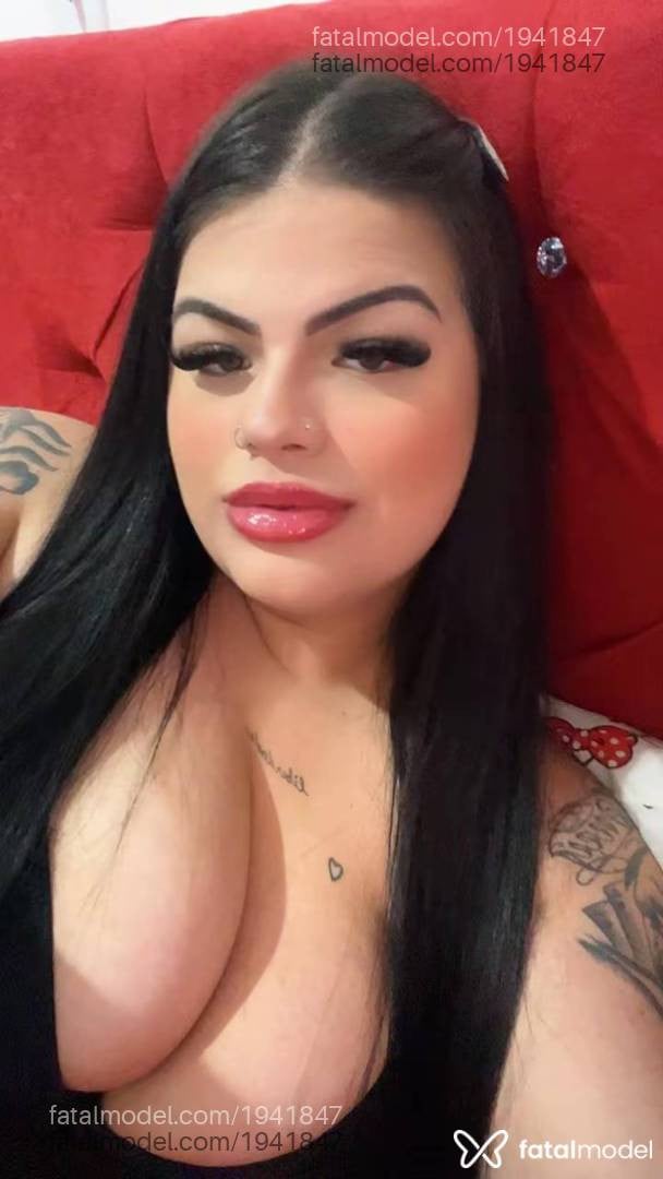 Acompanhante mulher com cabelo castanho de olhos castanhos - Pantera