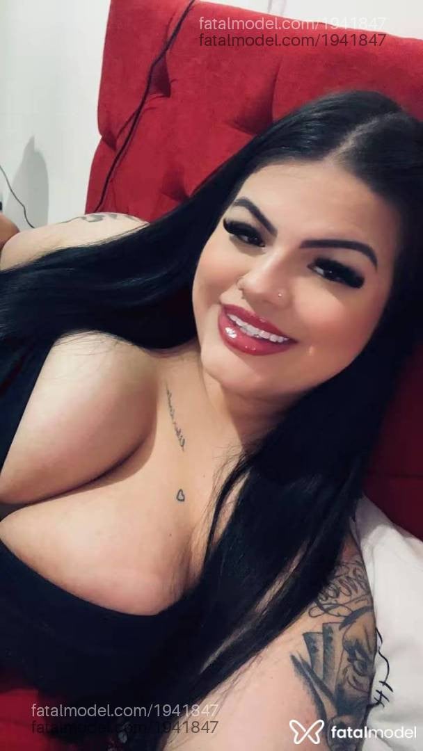 Acompanhante mulher com cabelo castanho de olhos castanhos - Pantera