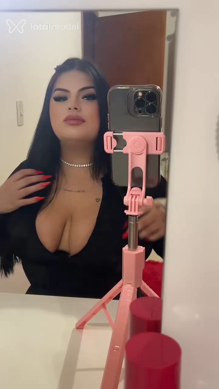 Acompanhante mulher com cabelo castanho de olhos castanhos - Pantera