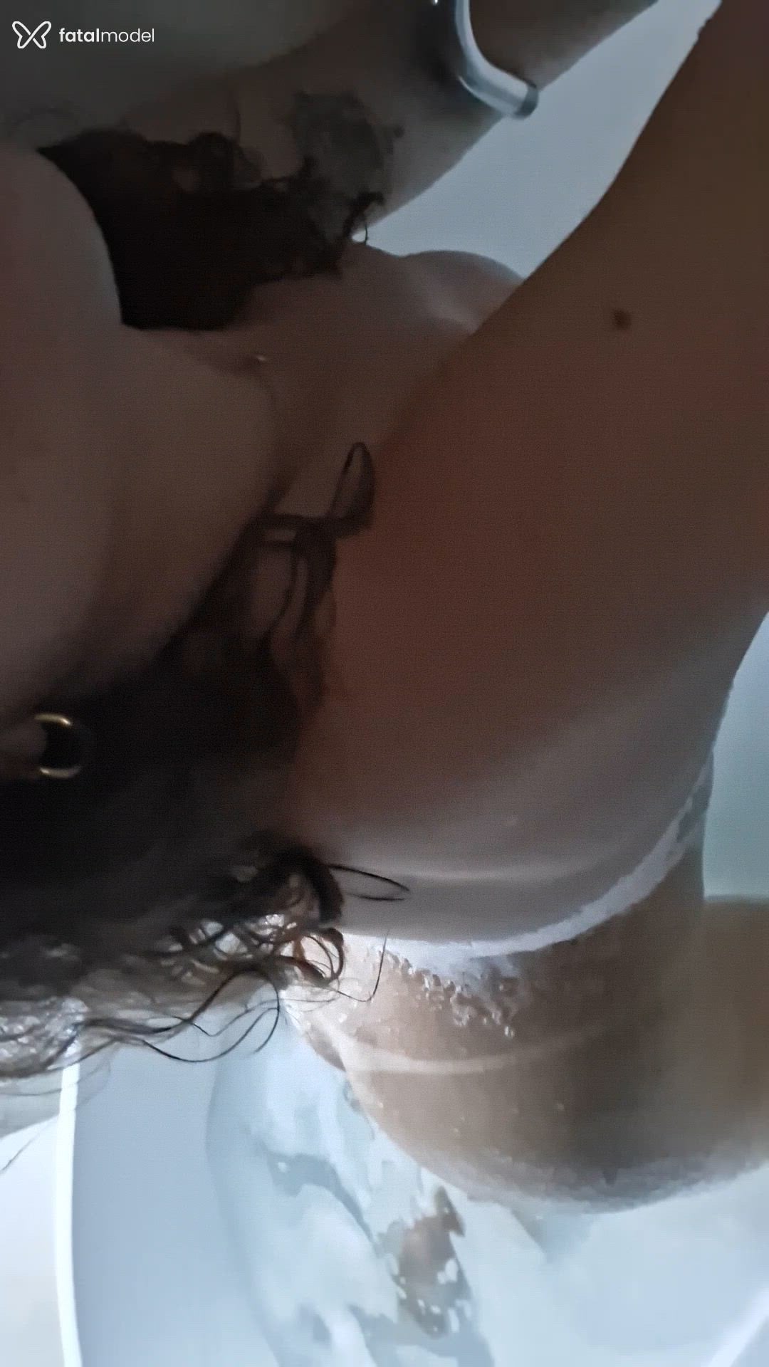 Acompanhante mulher com cabelo castanho de olhos castanhos - Bárbara Buarque Acompanhante mulher com cabelo castanho de olhos castanhos - Bárbara Buarque