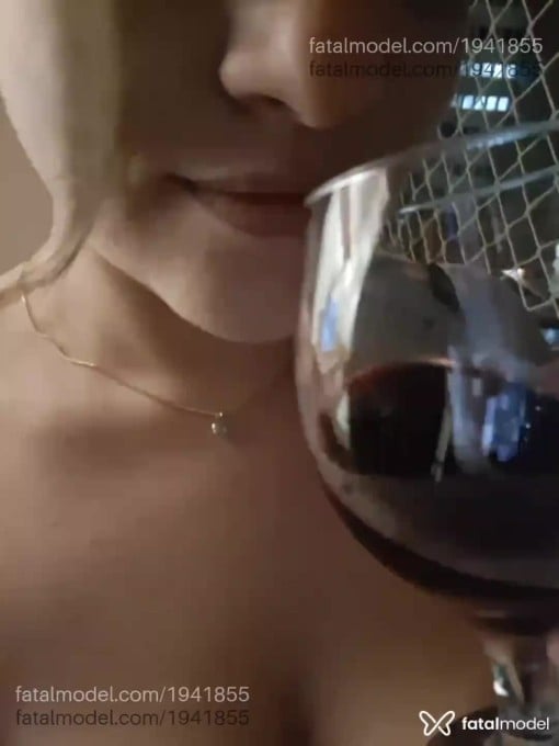 Acompanhante mulher com cabelo castanho de olhos castanhos em São Paulo - Bárbara Buarque