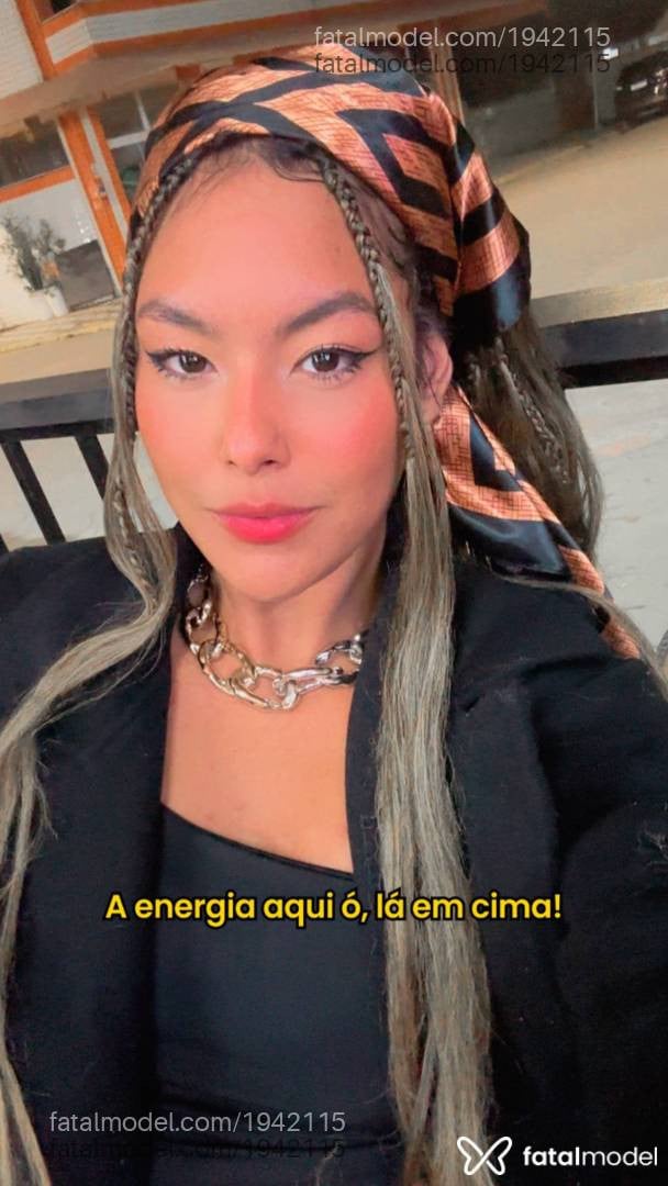 Acompanhante mulher morena (o) de olhos castanhos - Victória