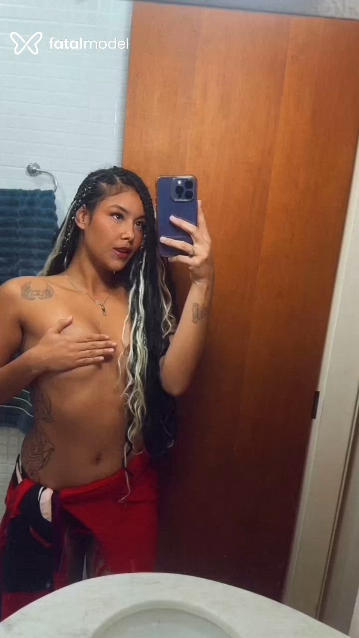 Acompanhante mulher morena (o) de olhos castanhos - Victória