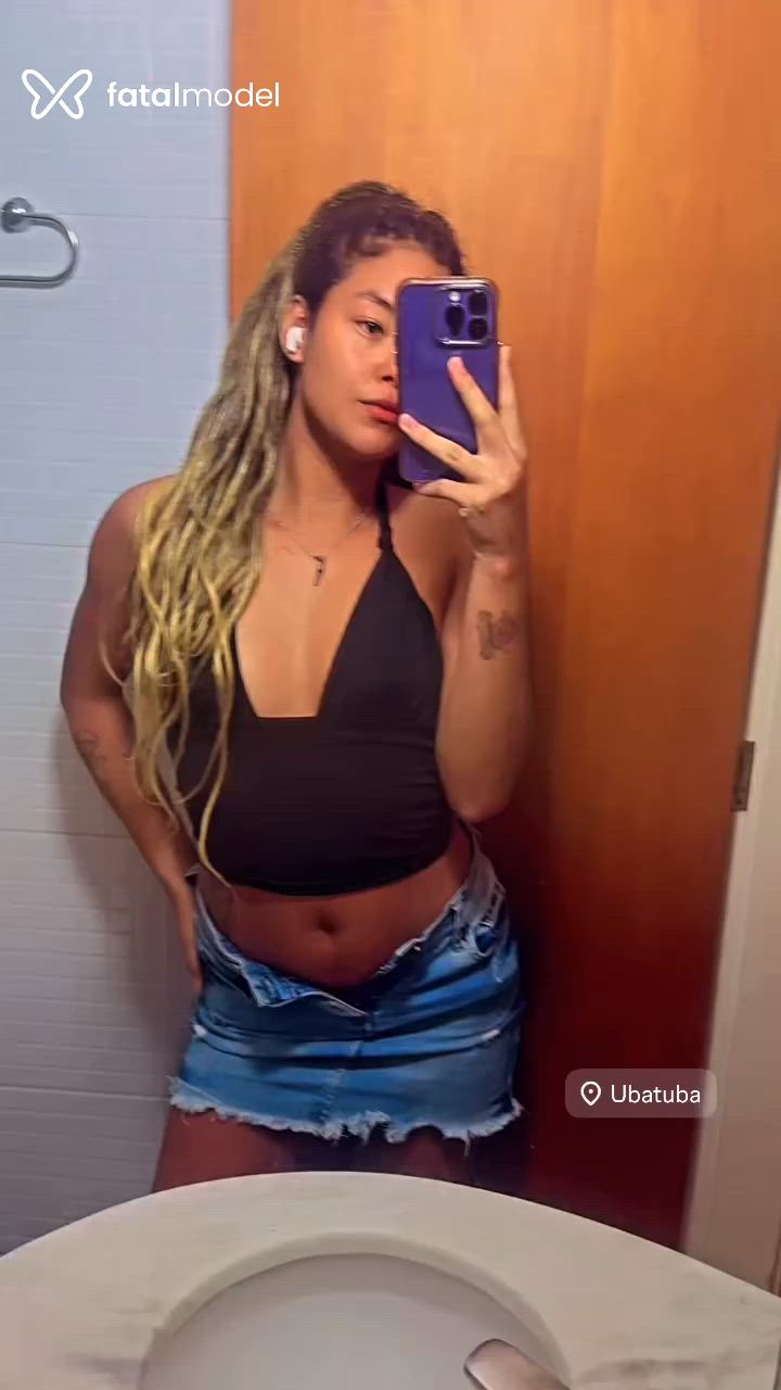 Acompanhante mulher morena (o) de olhos castanhos - Victória