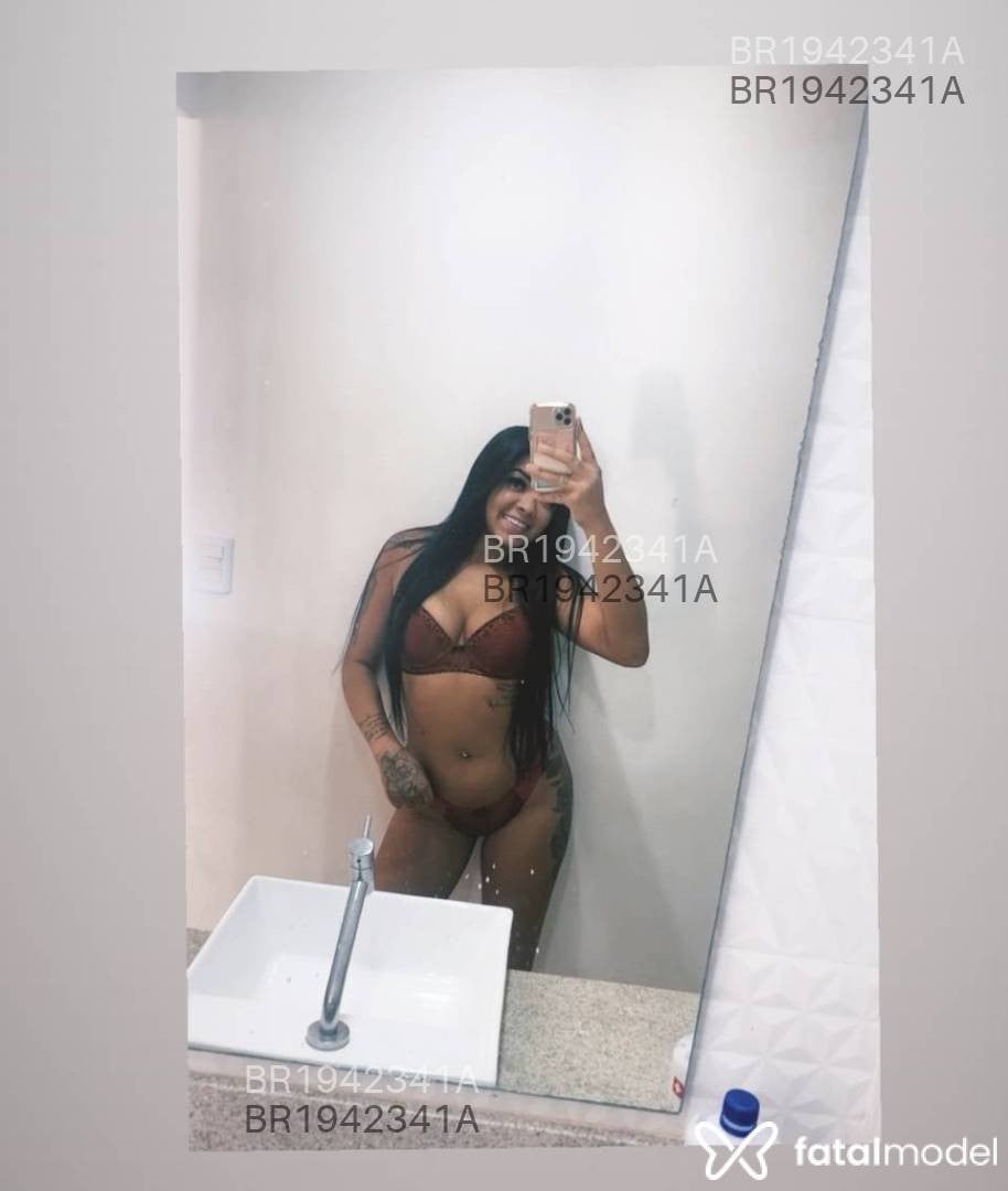Acompanhante mulher morena (o) de olhos pretos em Uberlândia - Larissa