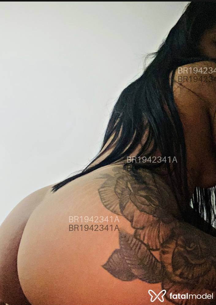Acompanhante mulher morena (o) de olhos pretos em Uberlândia - Larissa
