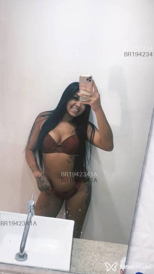 Acompanhante mulher morena (o) de olhos pretos em Uberlândia - Larissa