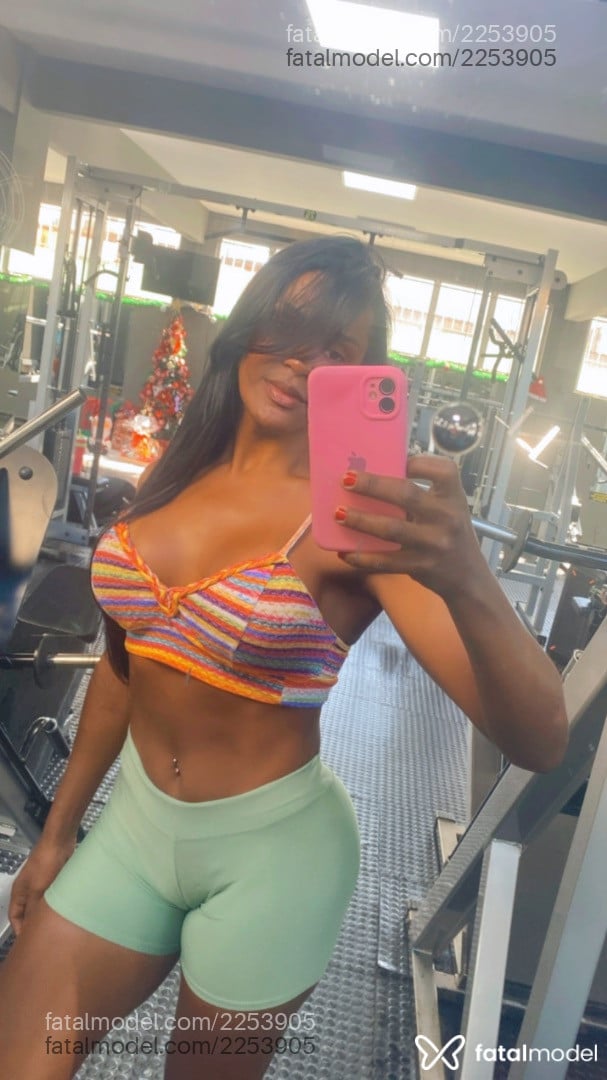 Acompanhante mulher trans morena (o) de olhos pretos em Goiânia - Luana Castro