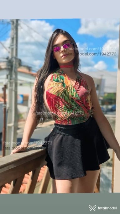Acompanhante mulher trans com cabelo castanho de olhos mel em Vitória da Conquista Acompanhante mulher trans com cabelo castanho de olhos mel em Vitória da Conquista - Joana aguiar