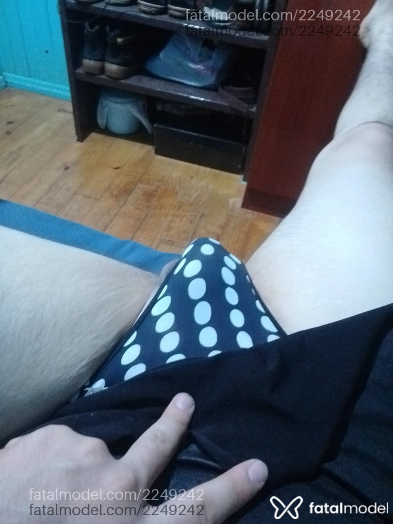Acompanhante homem com cabelo castanho de olhos castanhos - Valentin