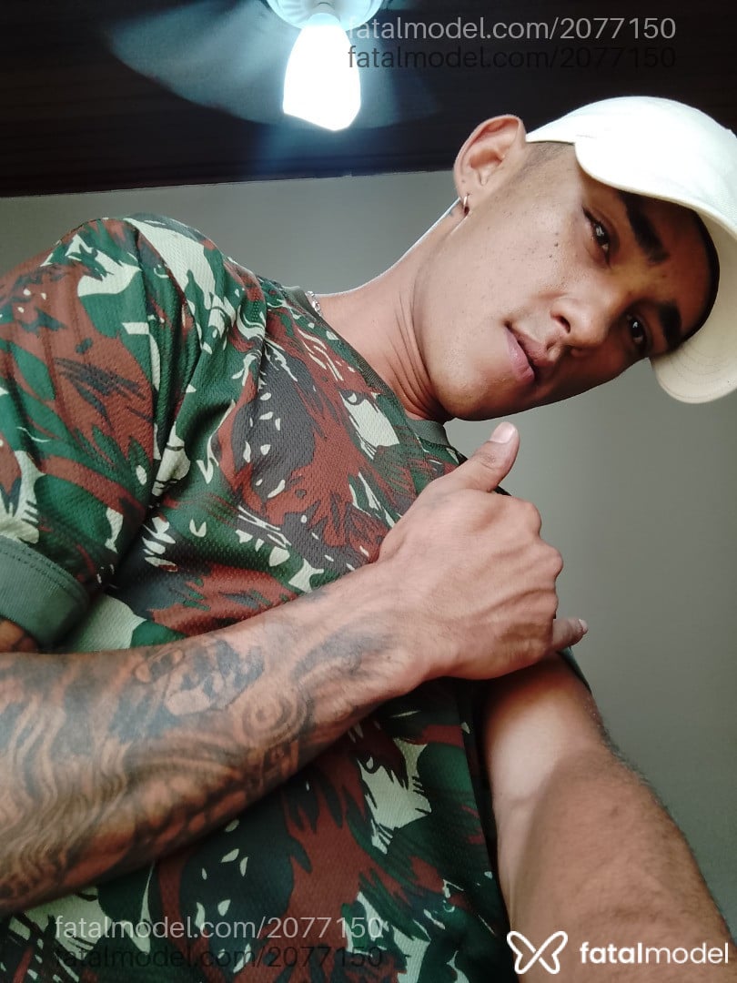 Acompanhante homem com cabelo castanho de olhos castanhos - Murilo Dias