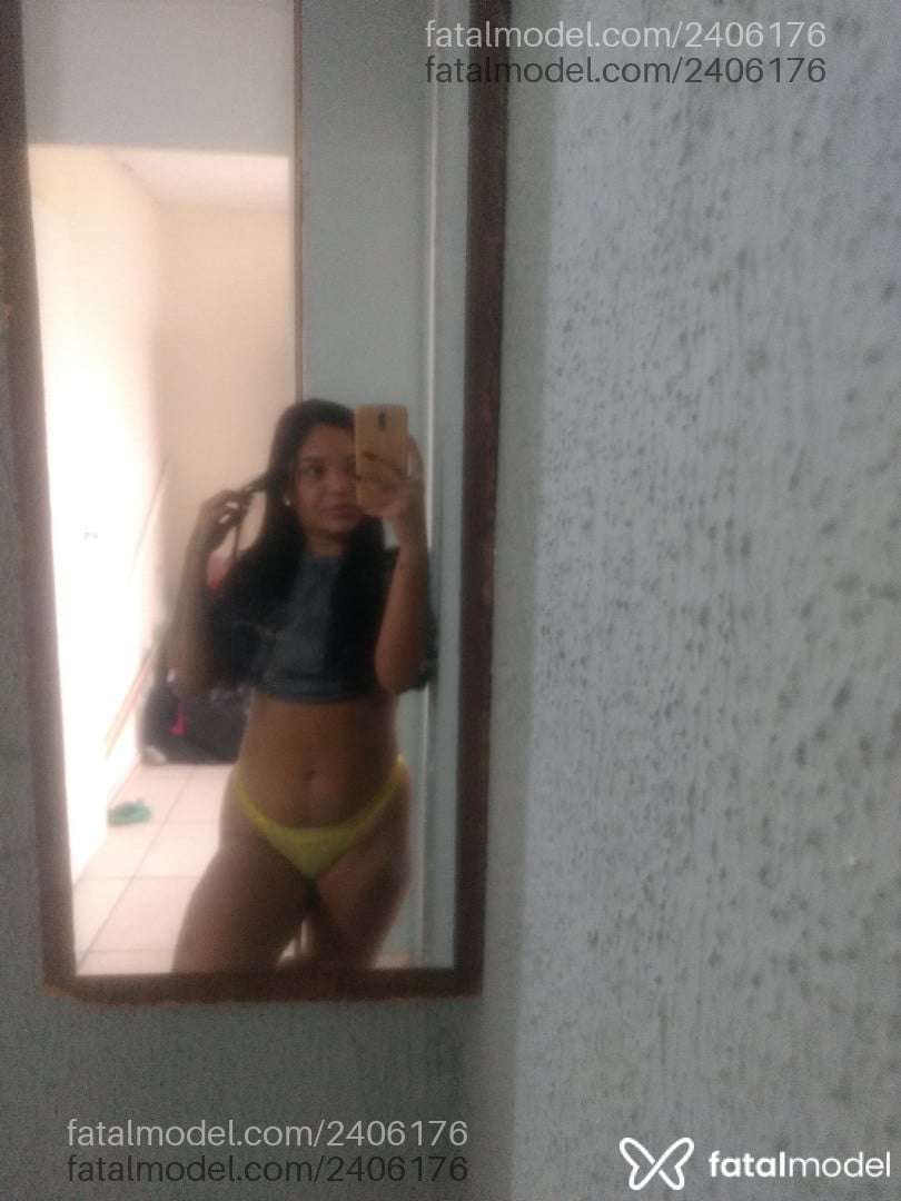 Acompanhante mulher morena (o) de olhos castanhos em Virtual - Ravena