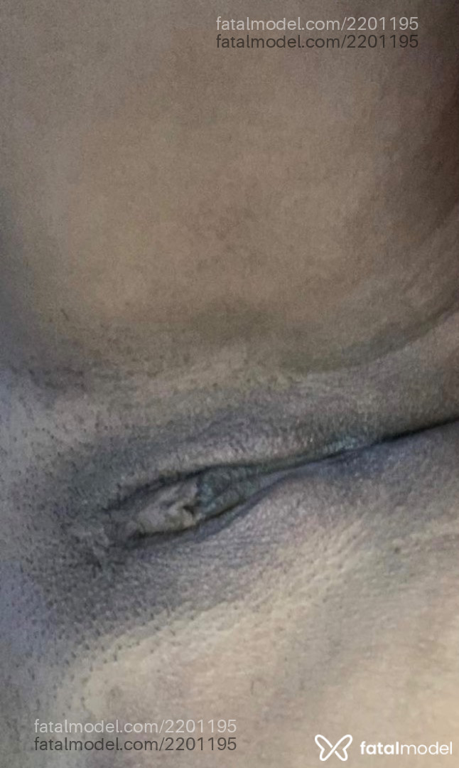 Acompanhante mulher morena (o) de olhos pretos - Bella