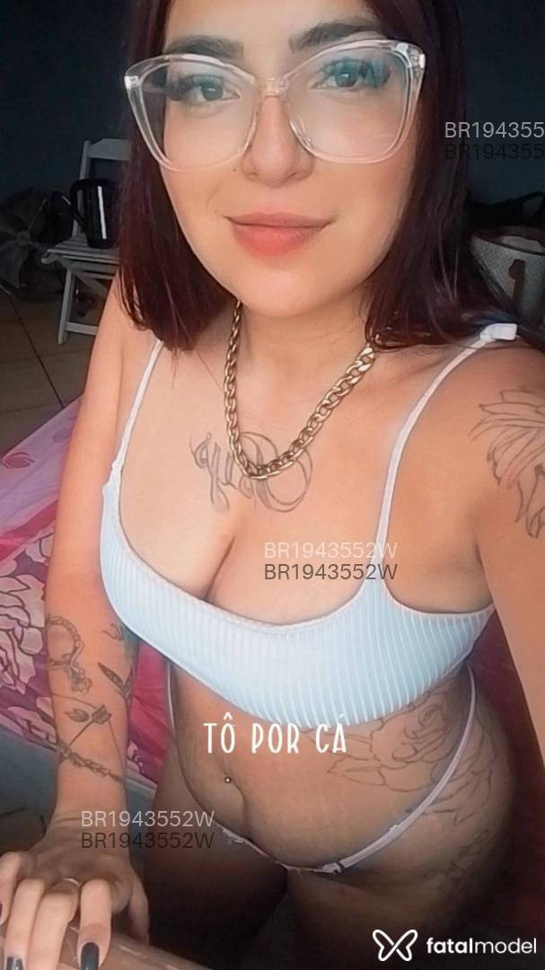 Acompanhante mulher com cabelo castanho de olhos verdes em Canoas - Fernanda Moura