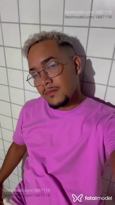 Acompanhante homem morena (o) de olhos castanhos - Jonatas Acompanhante homem morena (o) de olhos castanhos - Jonatas
