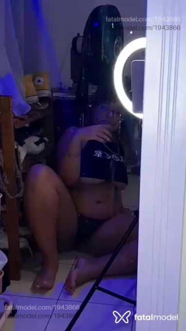 Acompanhante mulher com cabelo castanho de olhos castanhos em Virtual - Kink Dim