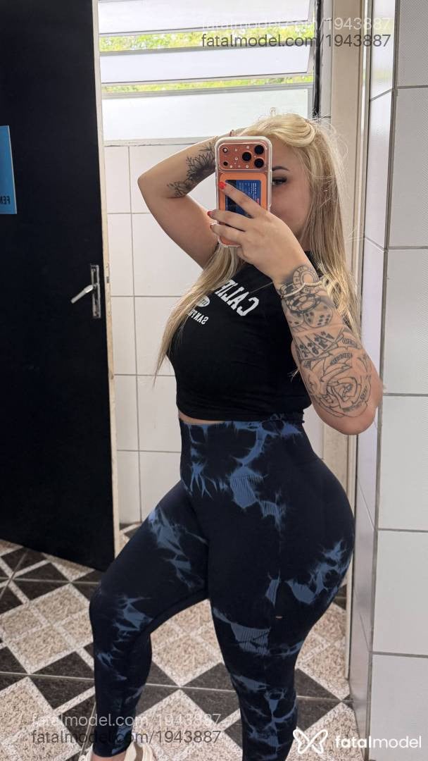 Acompanhante mulher loira (o) de olhos mel - Maitê