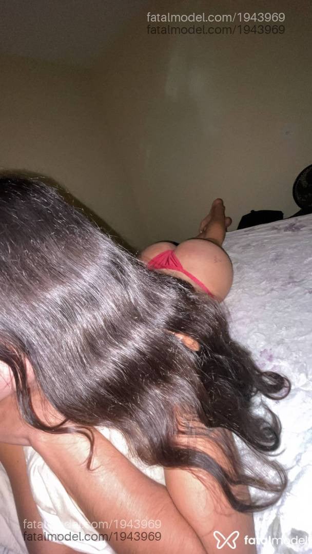 Acompanhante mulher trans morena (o) de olhos castanhos - Gabriela