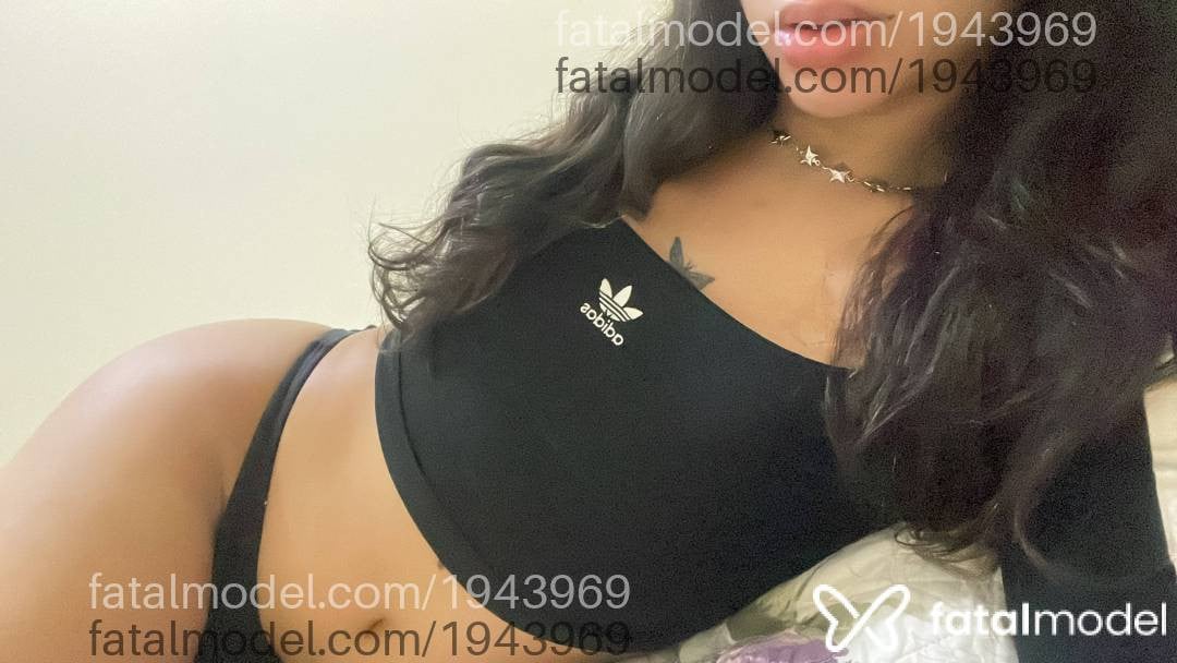 Acompanhante mulher trans morena (o) de olhos castanhos - Gabriela