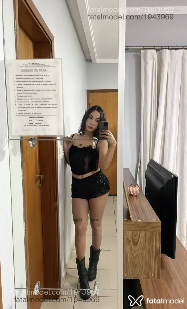 Acompanhante mulher trans morena (o) de olhos castanhos - Gabriela