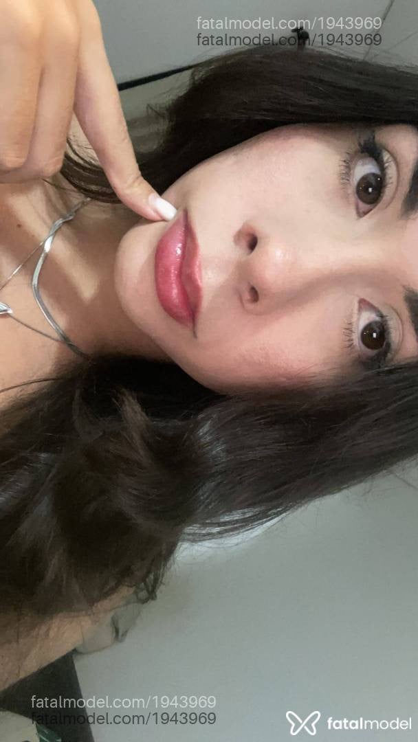 Acompanhante mulher trans morena (o) de olhos castanhos - Gabriela