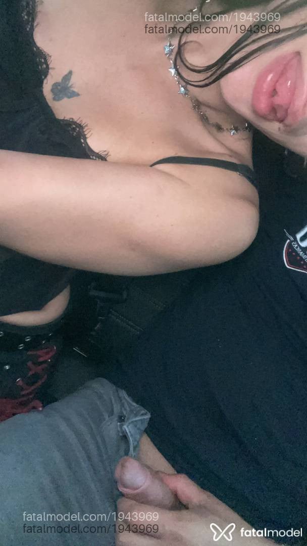 Acompanhante mulher trans morena (o) de olhos castanhos - Gabriela