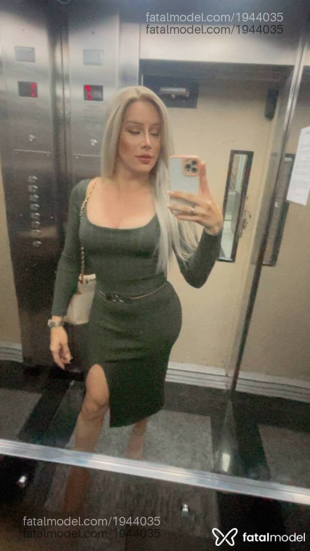 Acompanhante mulher trans loira (o) de olhos castanhos em Curitiba - Letícia Capucci