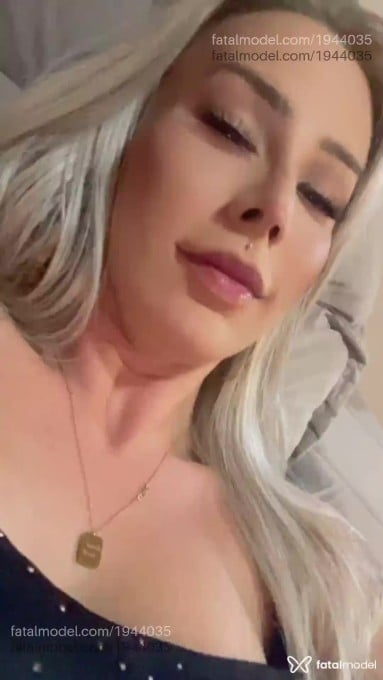 Acompanhante mulher trans loira (o) de olhos castanhos em Curitiba - Letícia Capucci