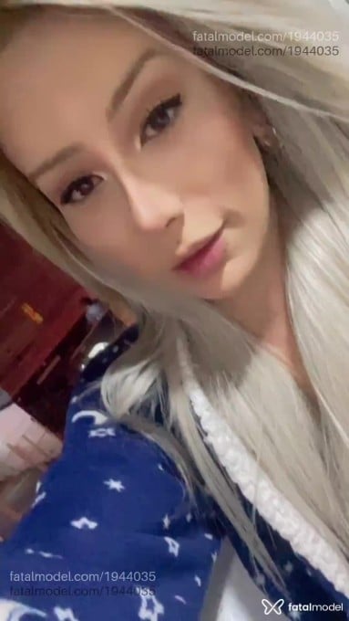 Acompanhante mulher trans loira (o) de olhos castanhos em Curitiba - Letícia Capucci