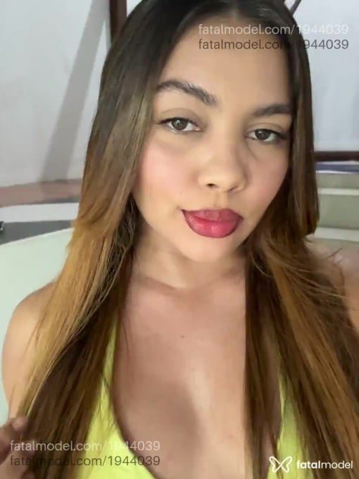 Acompanhante mulher loira (o) de olhos castanhos em Florianópolis - Hellen
