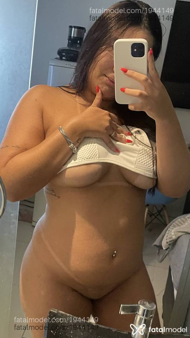 Acompanhante mulher morena (o) de olhos castanhos - Sthefany
