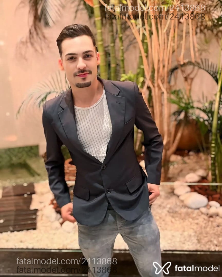 Acompanhante homem com cabelo castanho de olhos castanhos em Porto Alegre Acompanhante homem com cabelo castanho de olhos castanhos em Porto Alegre - Clayton Nnistache