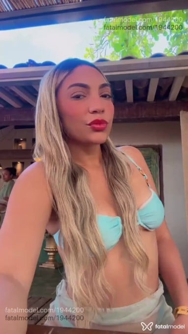 Acompanhante mulher loira (o) de olhos castanhos em São Mateus - BEATRIZ