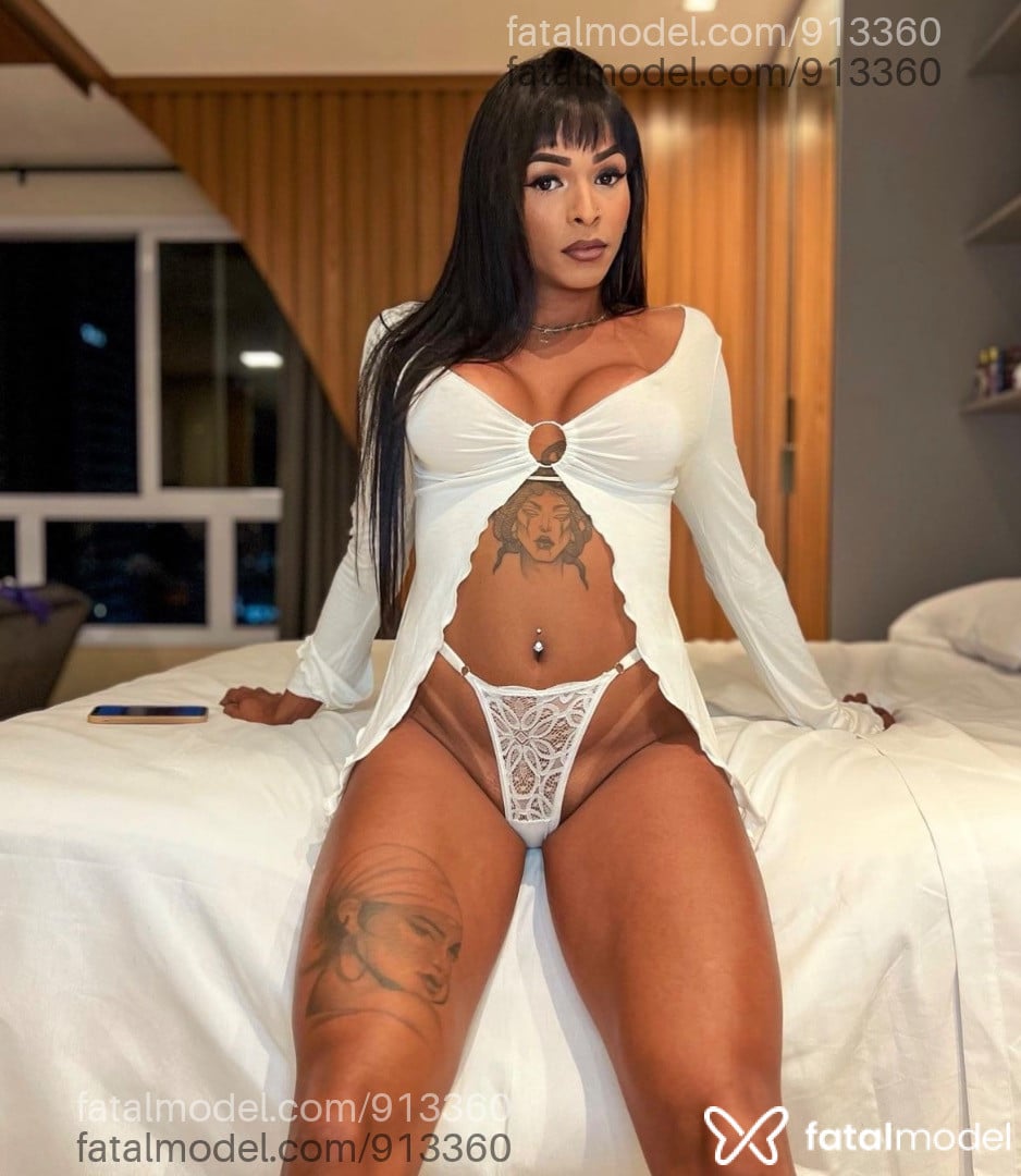 Acompanhante mulher trans morena (o) de olhos pretos em Goiânia Acompanhante mulher trans morena (o) de olhos pretos em Goiânia - Bia