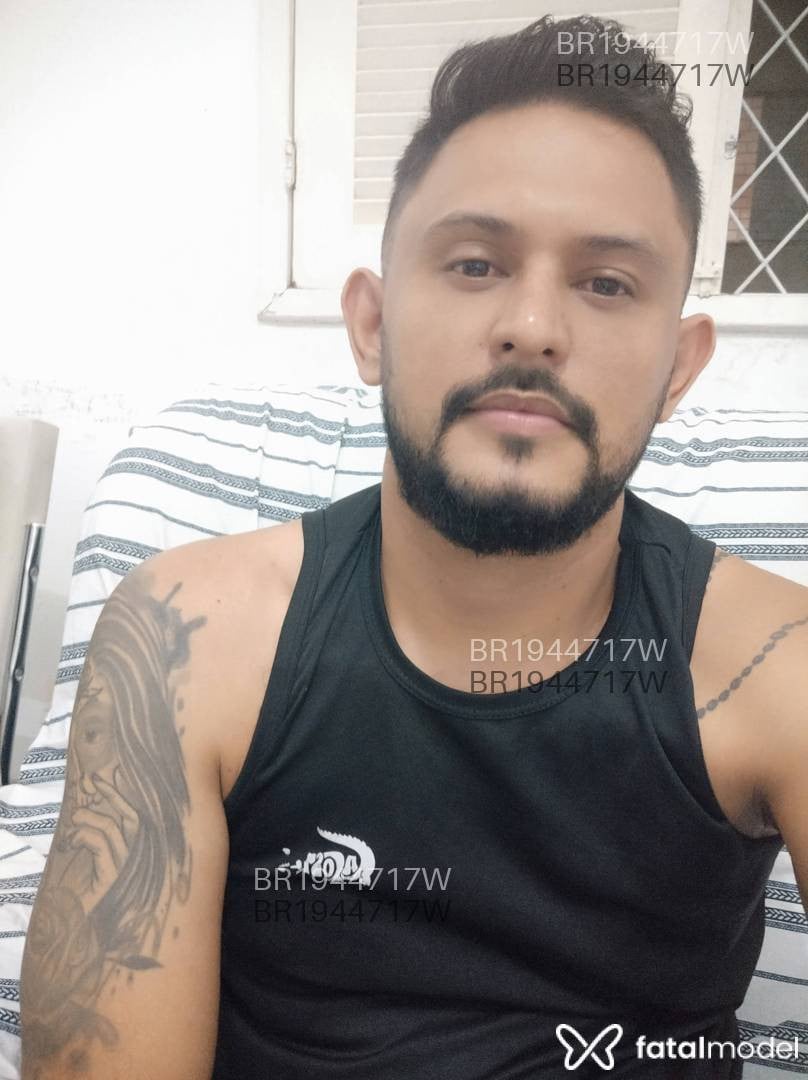 Acompanhante não-binário morena (o) de olhos castanhos em Teresina - Wesley