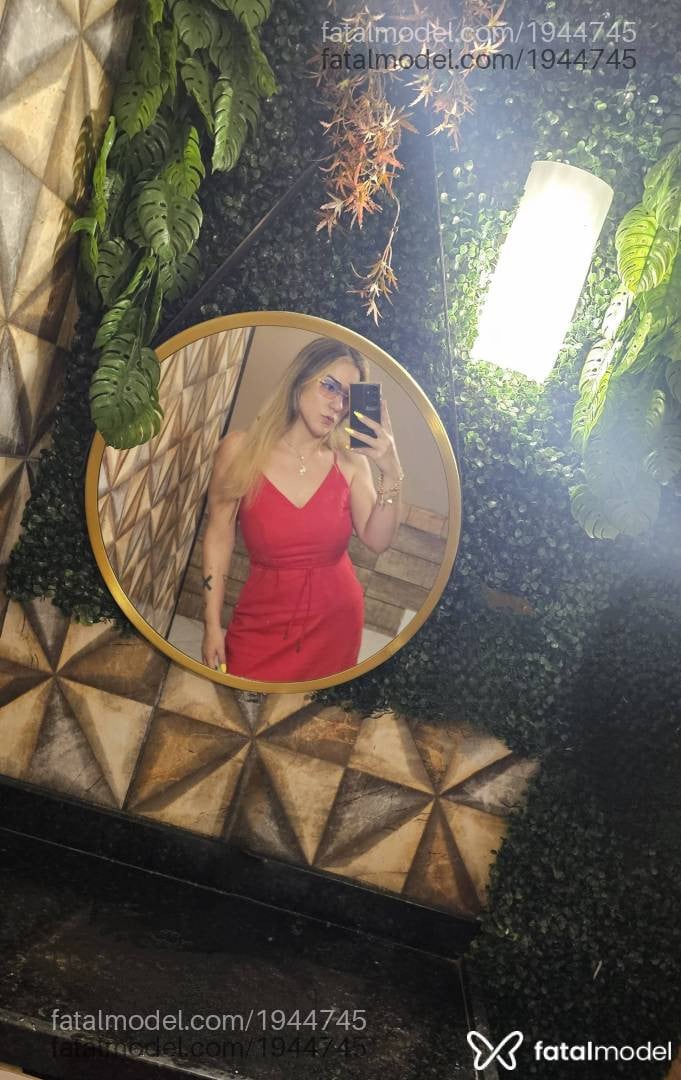 Acompanhante mulher com cabelo castanho de olhos castanhos em Campina Grande Acompanhante mulher com cabelo castanho de olhos castanhos em Campina Grande - Mariana