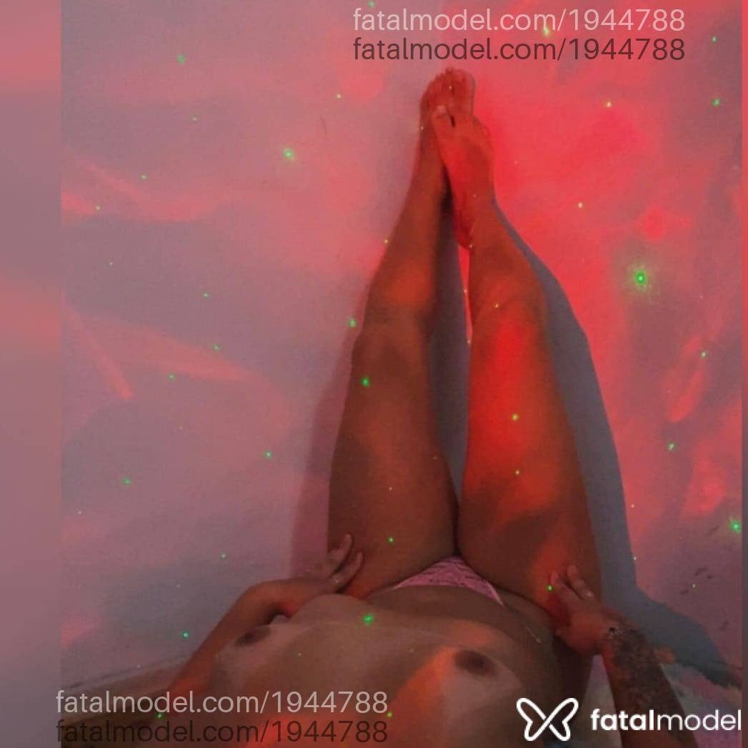 Acompanhante mulher com cabelo castanho de olhos castanhos em Caxias do Sul - Mirella