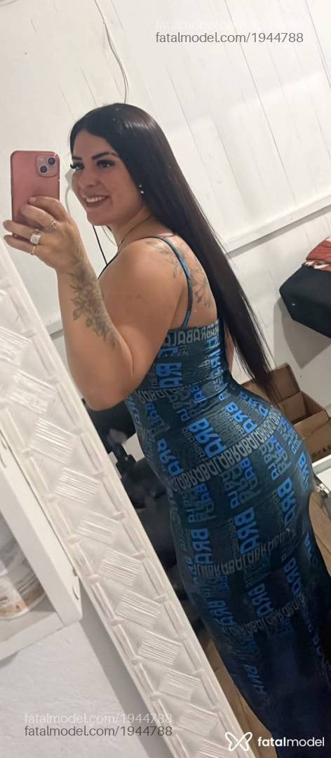 Acompanhante mulher com cabelo castanho de olhos castanhos - Mirella