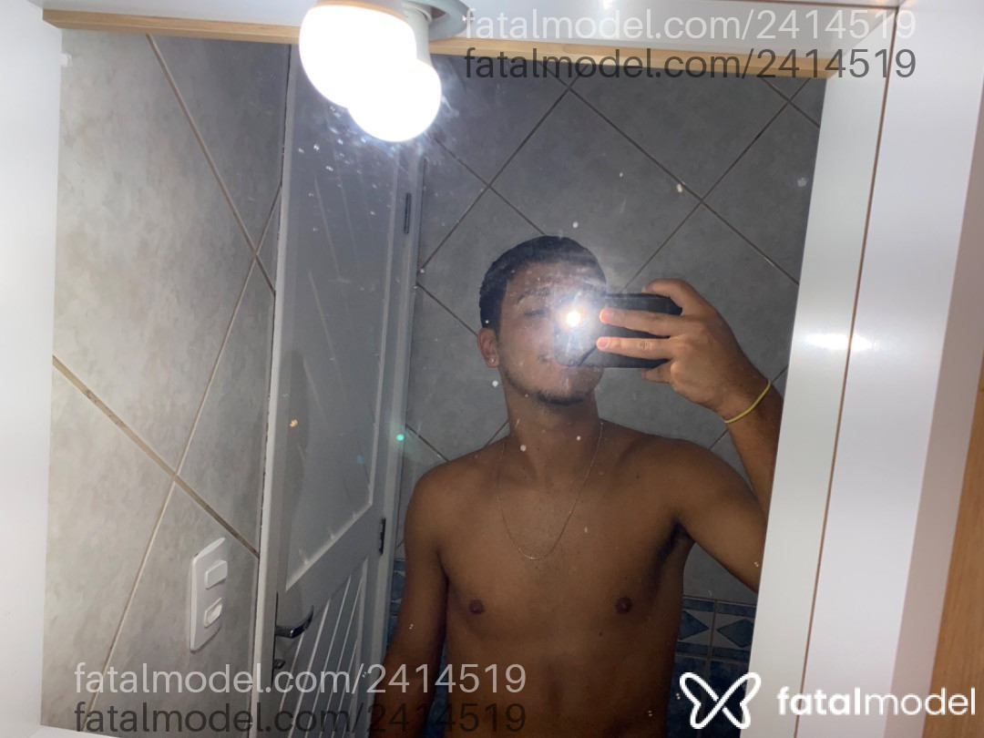 Acompanhante homem morena (o) de olhos castanhos em Florianópolis - Souza