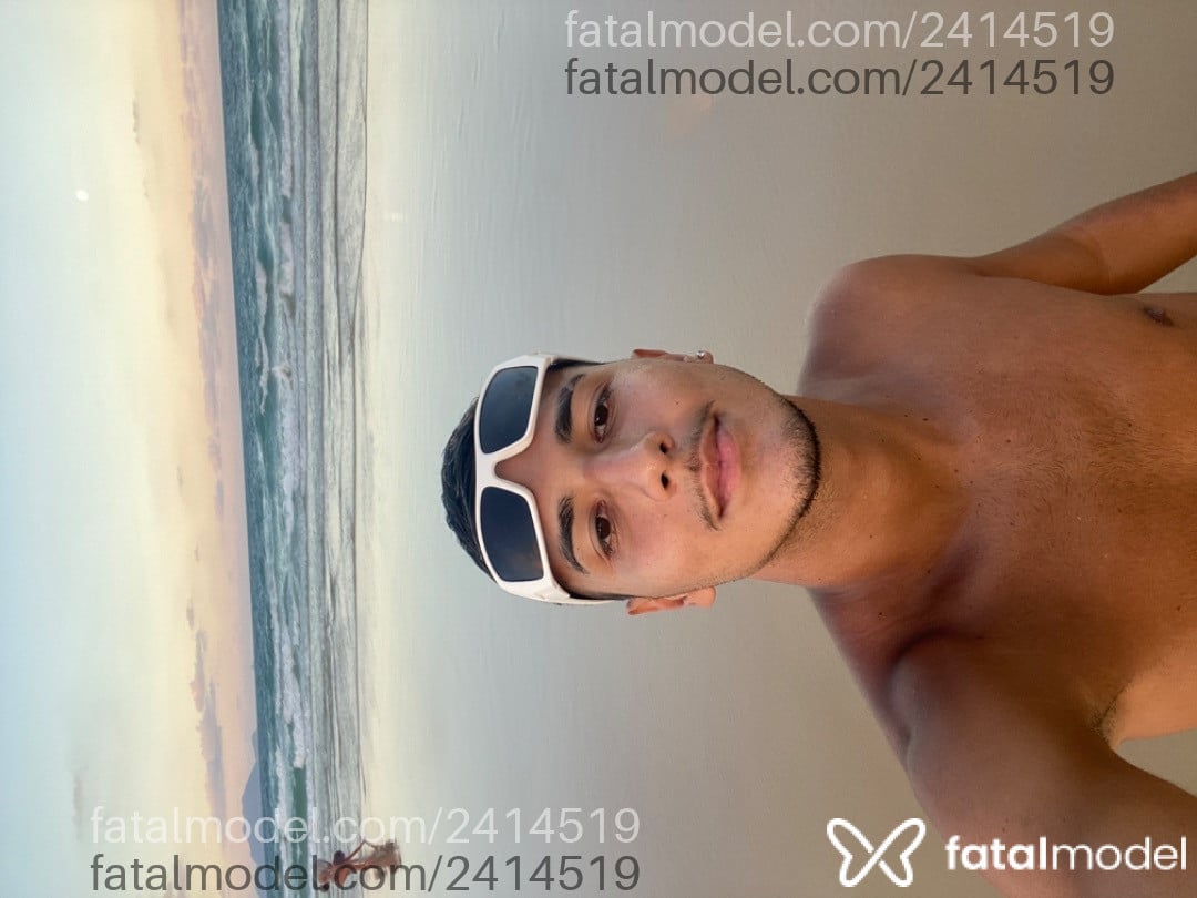 Acompanhante homem morena (o) de olhos castanhos em Florianópolis - Souza