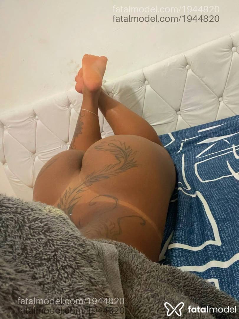 Acompanhante mulher morena (o) de olhos pretos - Naty Mello